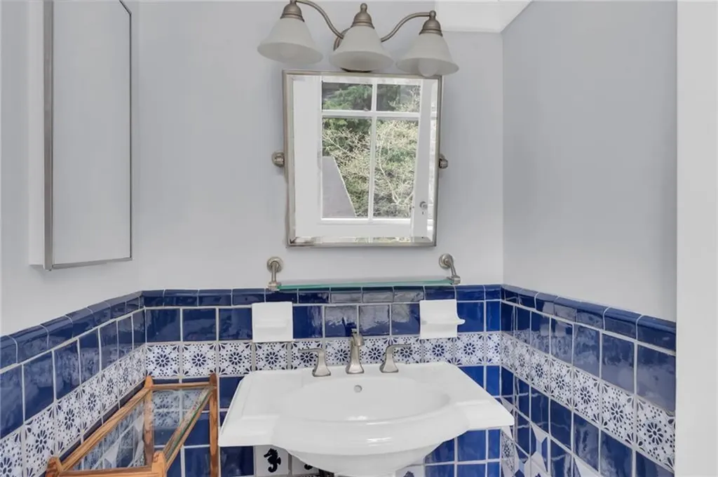 168 Bowen Street Providence RI 02906
