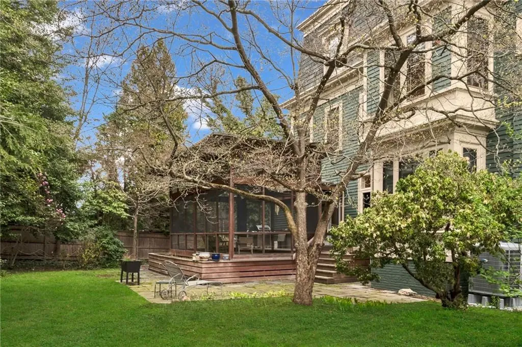168 Bowen Street Providence RI 02906