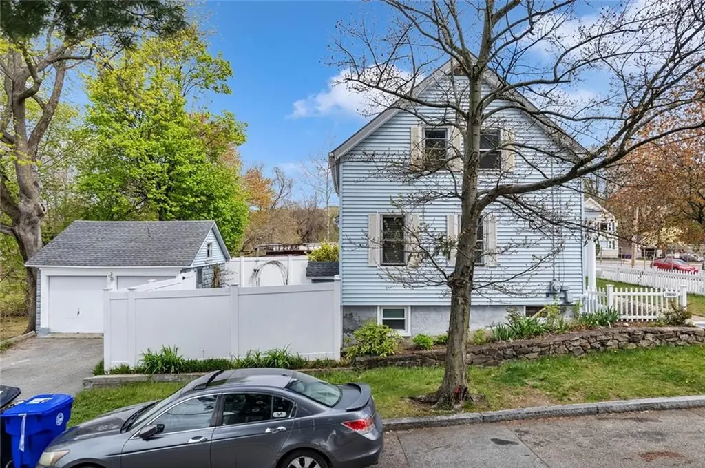 2 Carder Street Providence RI 02904
