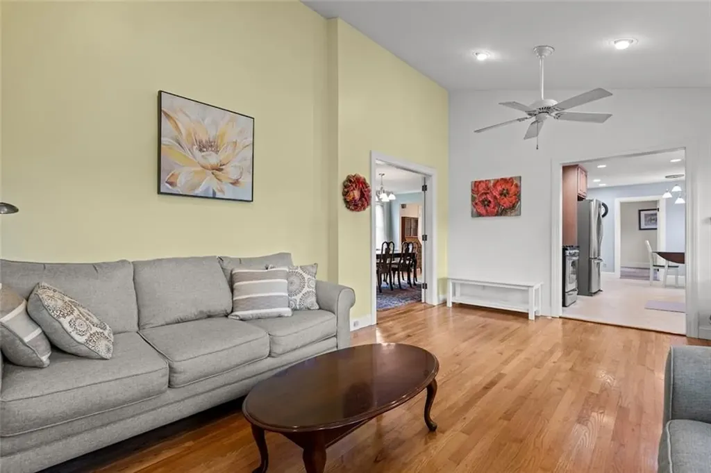20 Bassett Avenue Warwick RI 02889