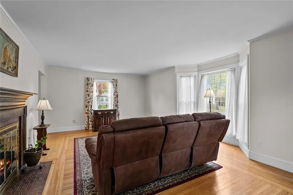 20 Bassett Avenue Warwick RI 02889