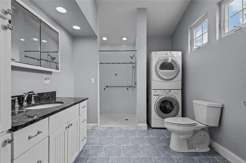 20 Bassett Avenue Warwick RI 02889