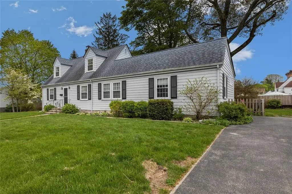 20 Bassett Avenue Warwick RI 02889