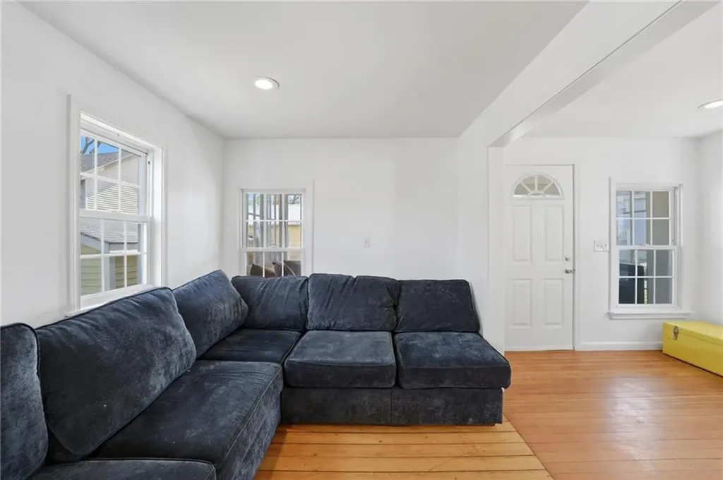 40 Jackson Avenue East Providence RI 02915