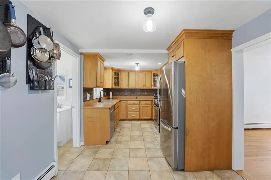 40 Jackson Avenue East Providence RI 02915