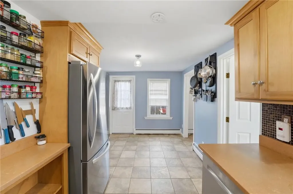 40 Jackson Avenue East Providence RI 02915