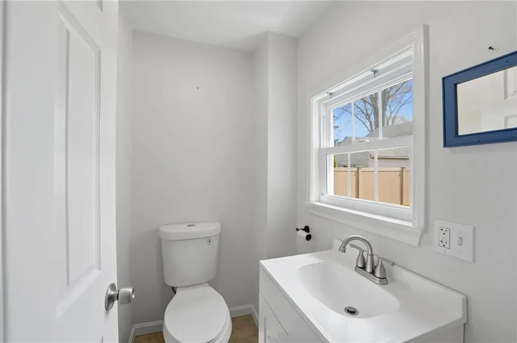 40 Jackson Avenue East Providence RI 02915
