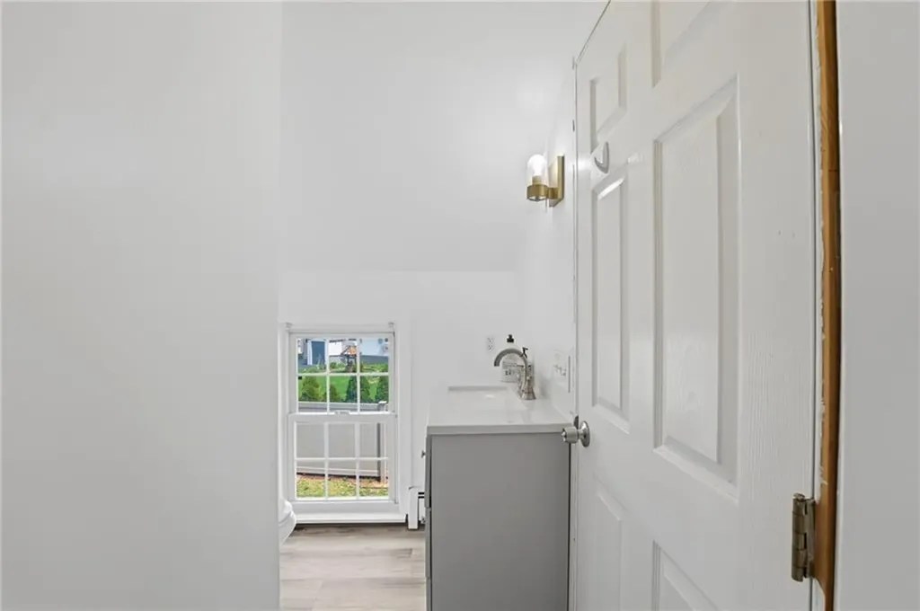 40 Jackson Avenue East Providence RI 02915