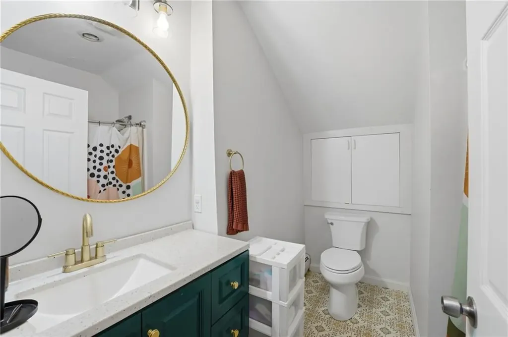 40 Jackson Avenue East Providence RI 02915