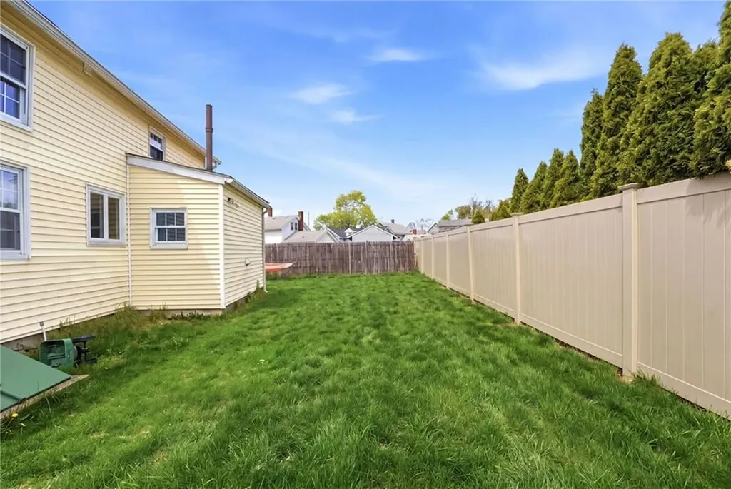 40 Jackson Avenue East Providence RI 02915