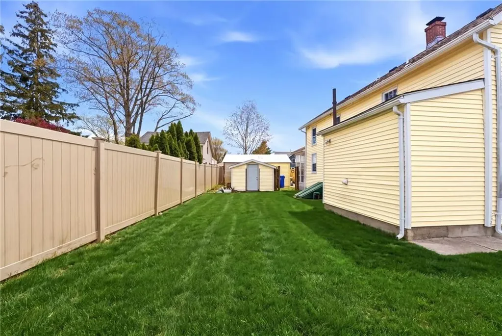 40 Jackson Avenue East Providence RI 02915