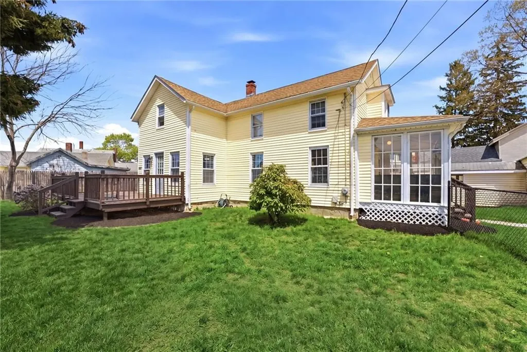 40 Jackson Avenue East Providence RI 02915