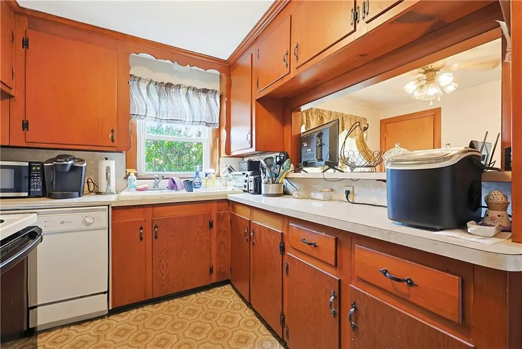 35 North Long Street Johnston RI 02919