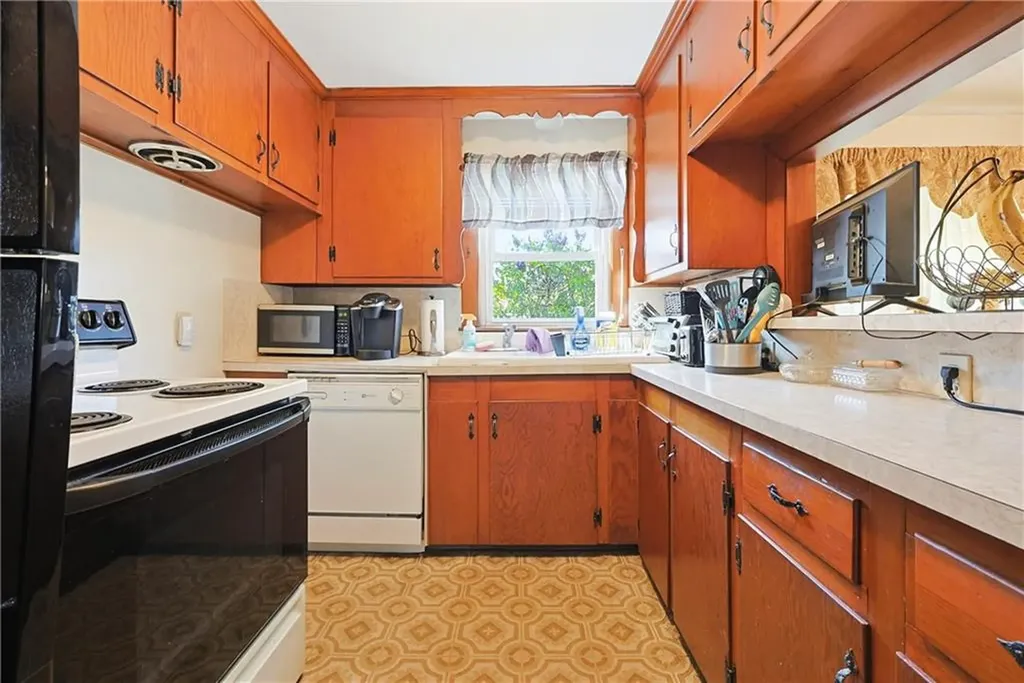 35 North Long Street Johnston RI 02919
