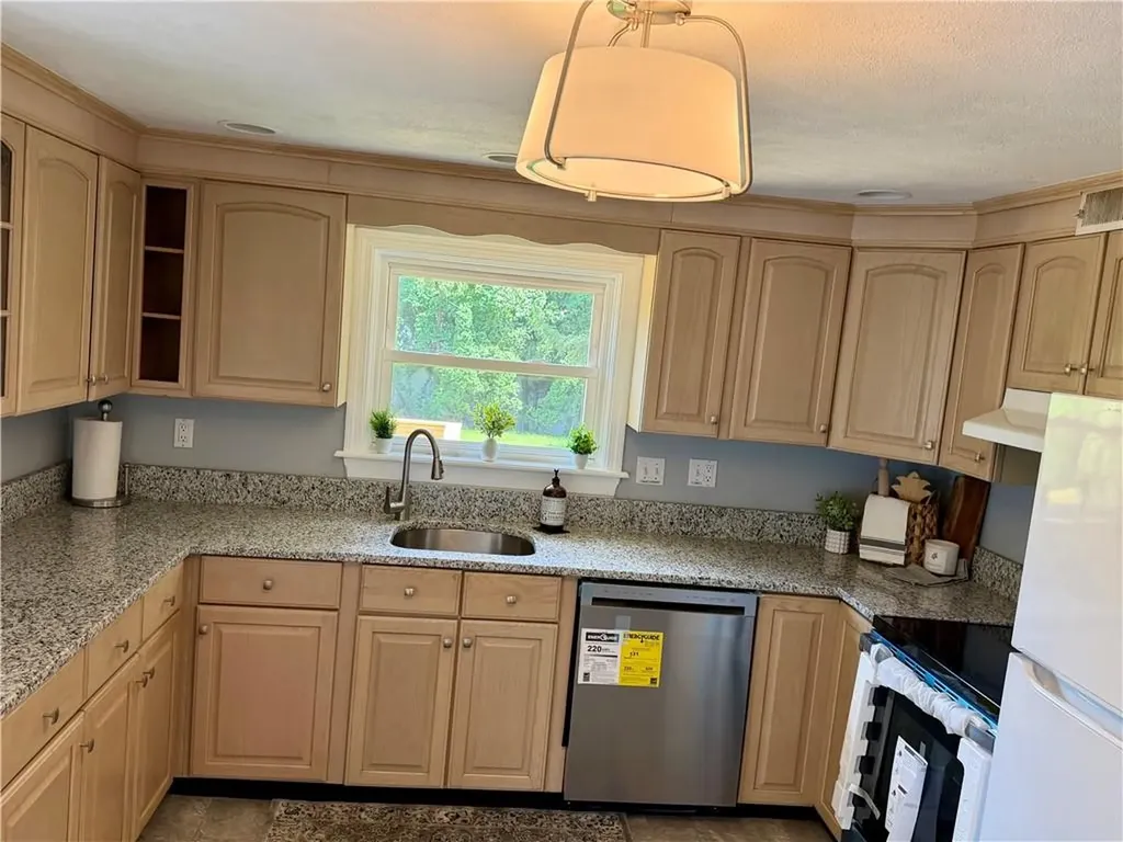40 Heroux Boulevard Cumberland RI 02864