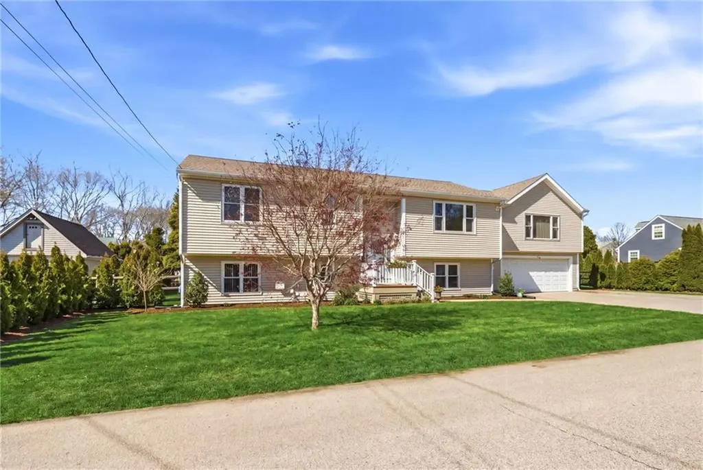 37 Pleasant Avenue Narragansett RI 02882