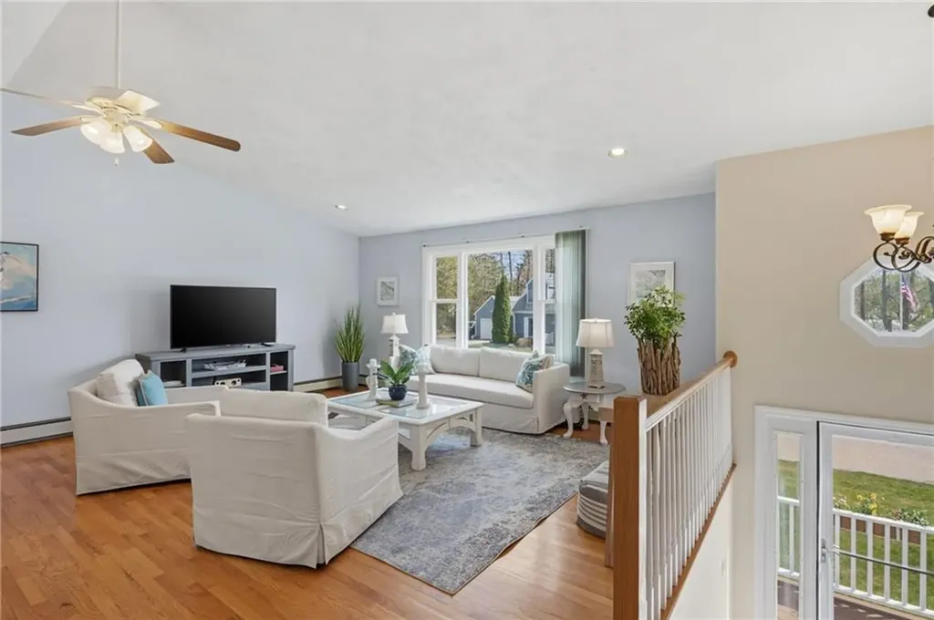 37 Pleasant Avenue Narragansett RI 02882
