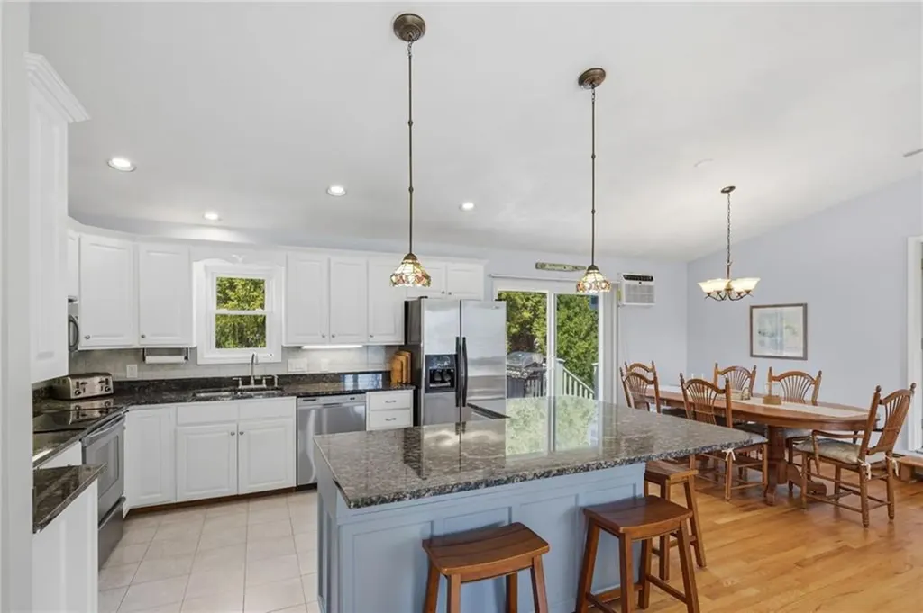 37 Pleasant Avenue Narragansett RI 02882