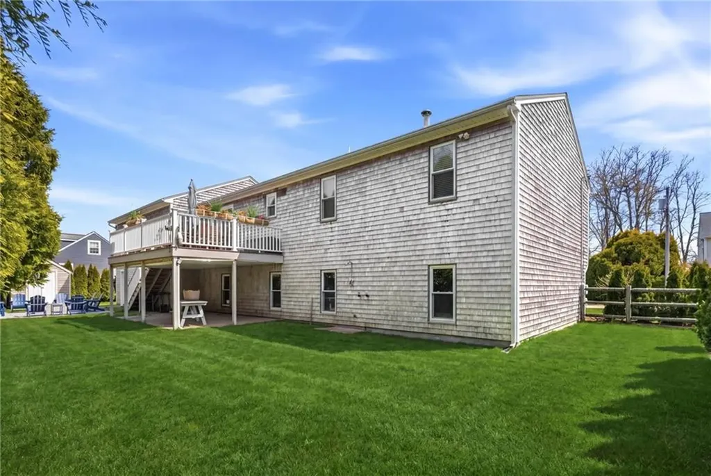 37 Pleasant Avenue Narragansett RI 02882