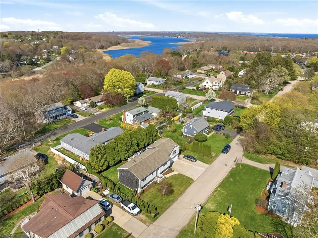 37 Pleasant Avenue Narragansett RI 02882