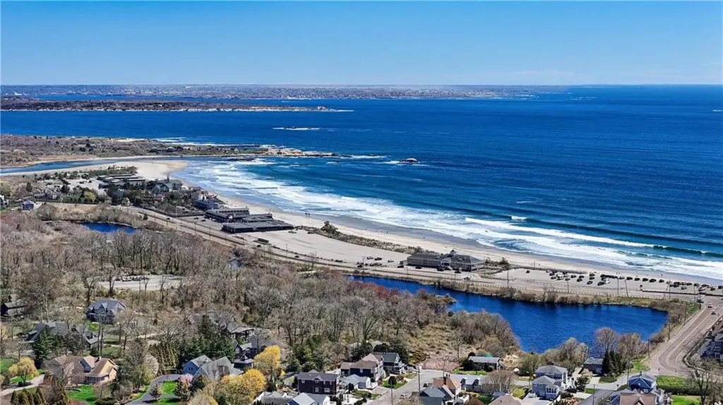 37 Pleasant Avenue Narragansett RI 02882
