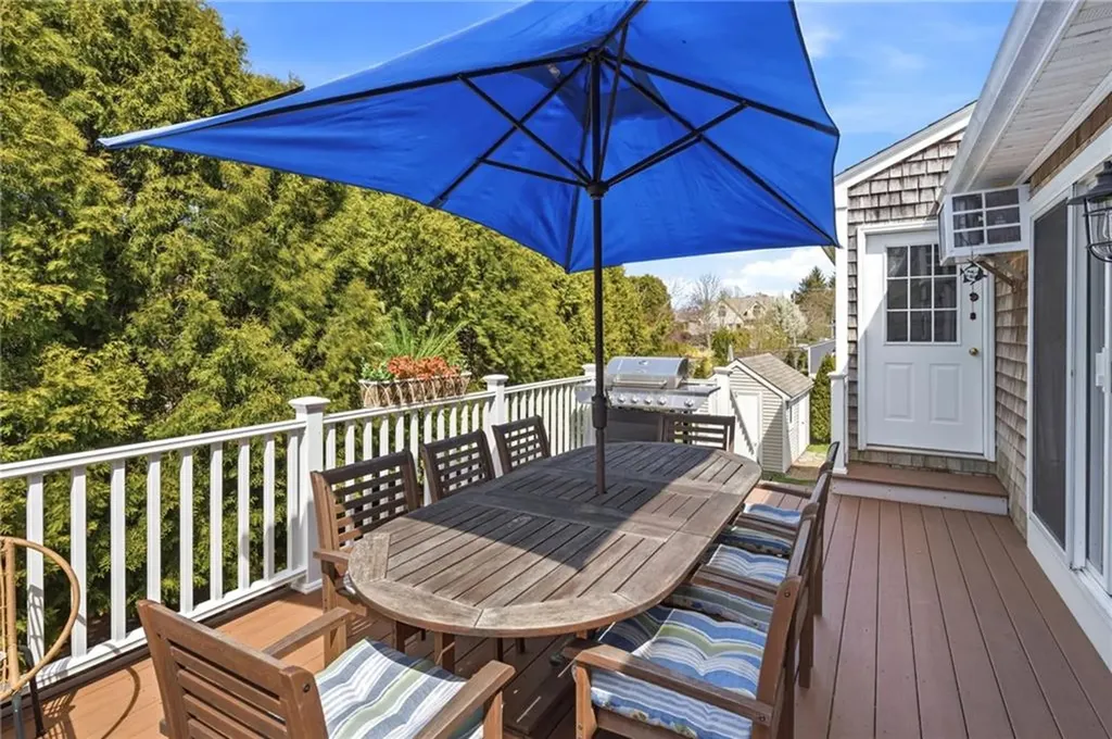37 Pleasant Avenue Narragansett RI 02882