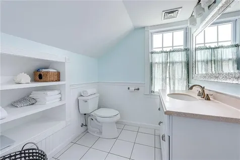 40 Holland Street Newport RI 02840