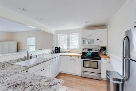 40 Holland Street Newport RI 02840
