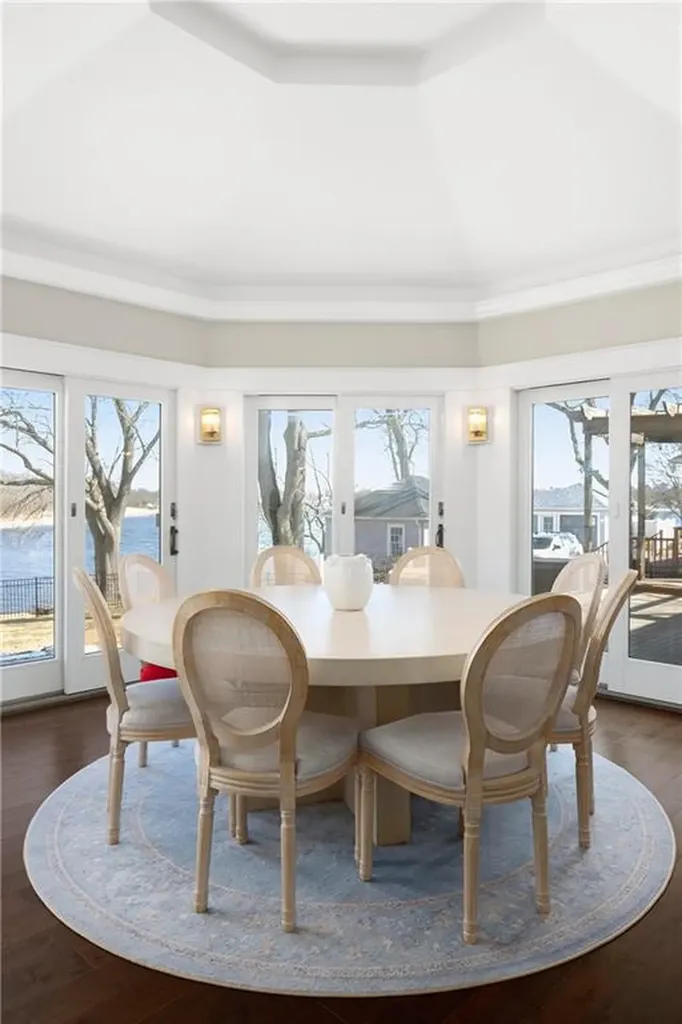1090 Buttonwoods Avenue Warwick RI 02886