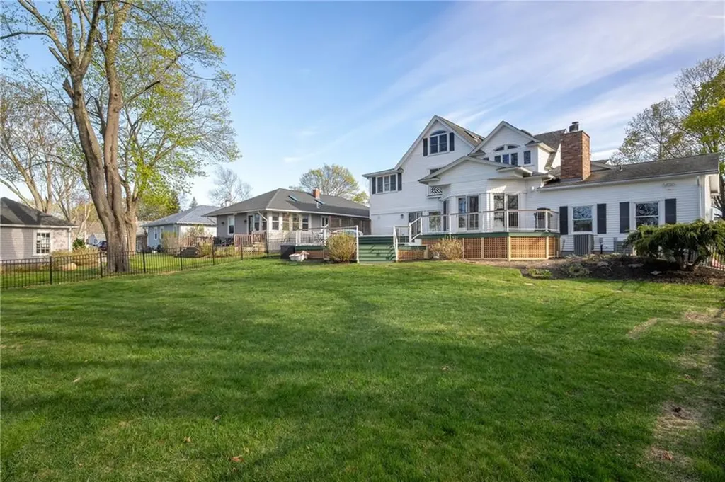 1090 Buttonwoods Avenue Warwick RI 02886
