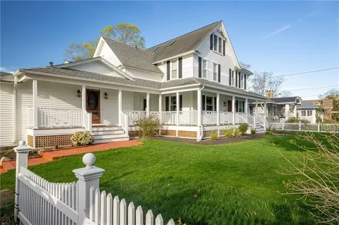 1090 Buttonwoods Avenue Warwick RI 02886