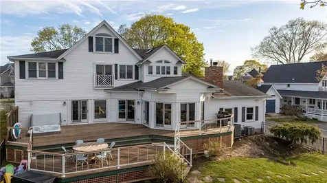 1090 Buttonwoods Avenue Warwick RI 02886