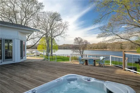 1090 Buttonwoods Avenue Warwick RI 02886