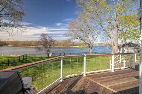 1090 Buttonwoods Avenue Warwick RI 02886