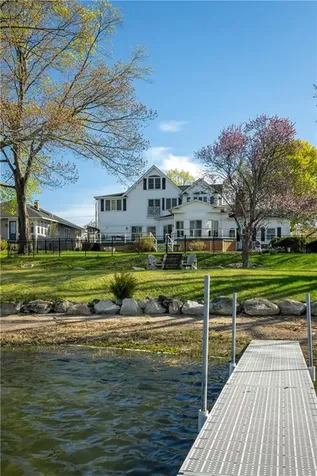 1090 Buttonwoods Avenue Warwick RI 02886