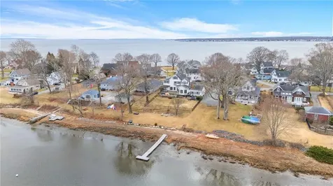1090 Buttonwoods Avenue Warwick RI 02886