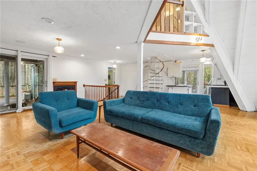 535 Log Road Smithfield RI 02917