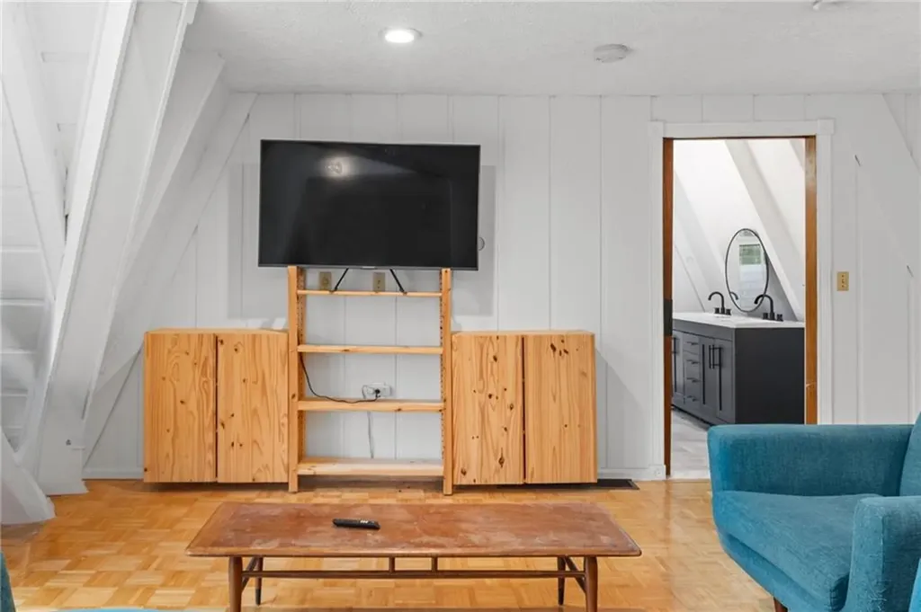 535 Log Road Smithfield RI 02917