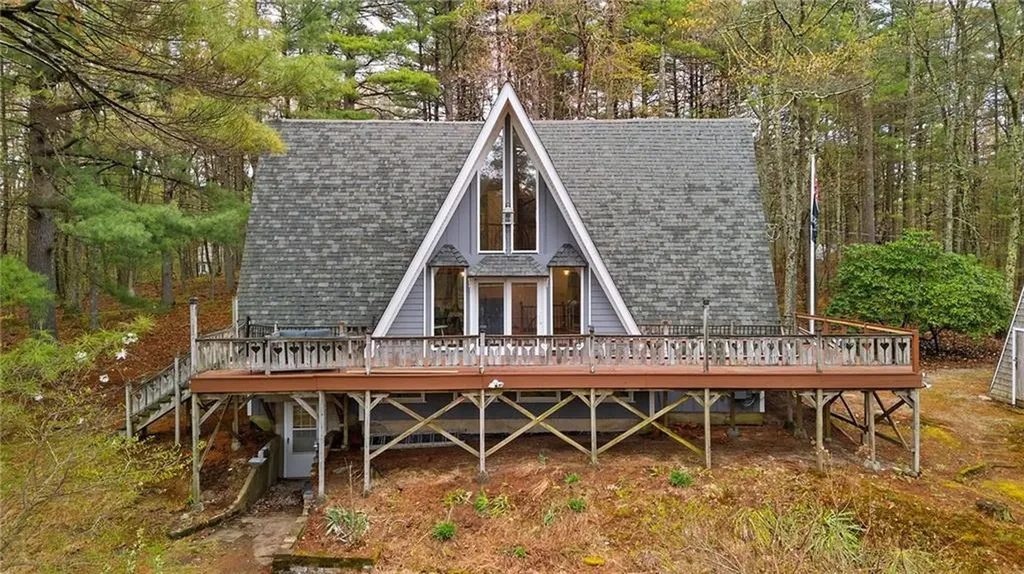 535 Log Road Smithfield RI 02917