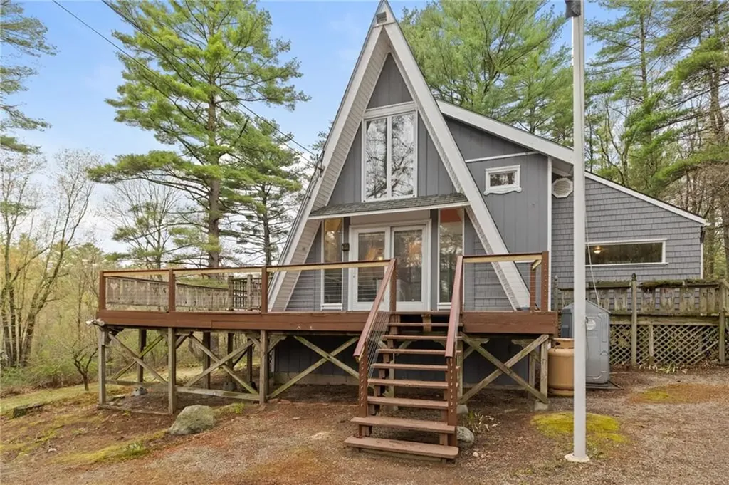 535 Log Road Smithfield RI 02917