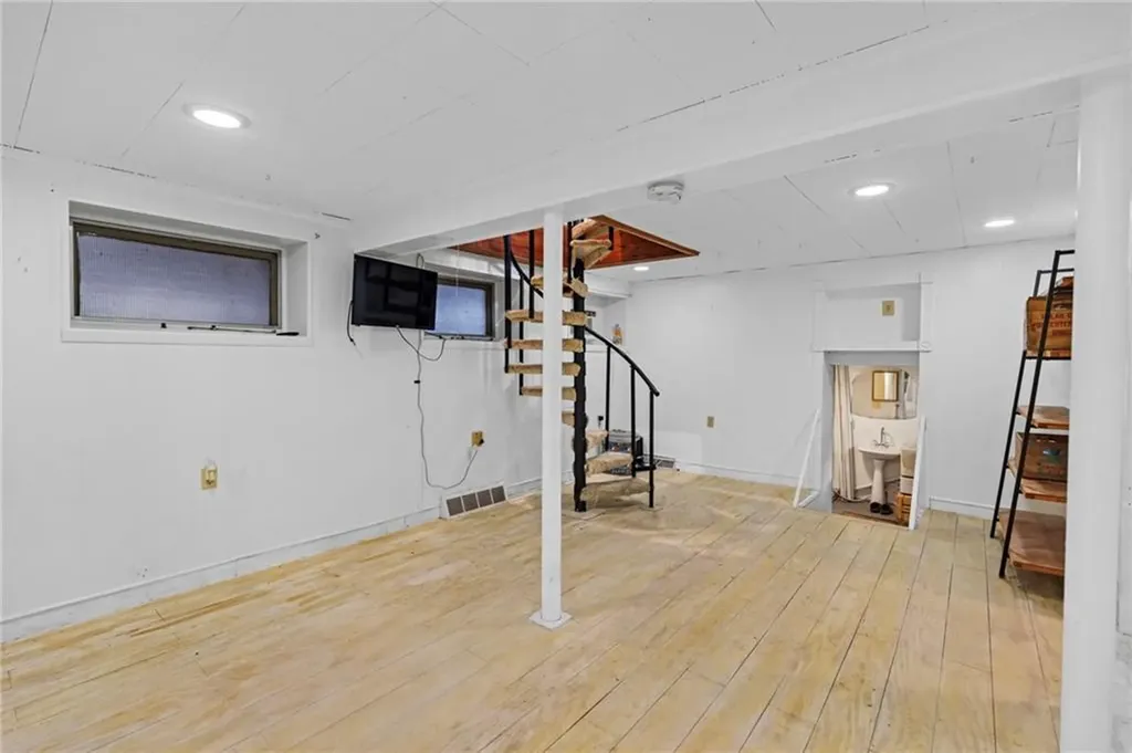 535 Log Road Smithfield RI 02917