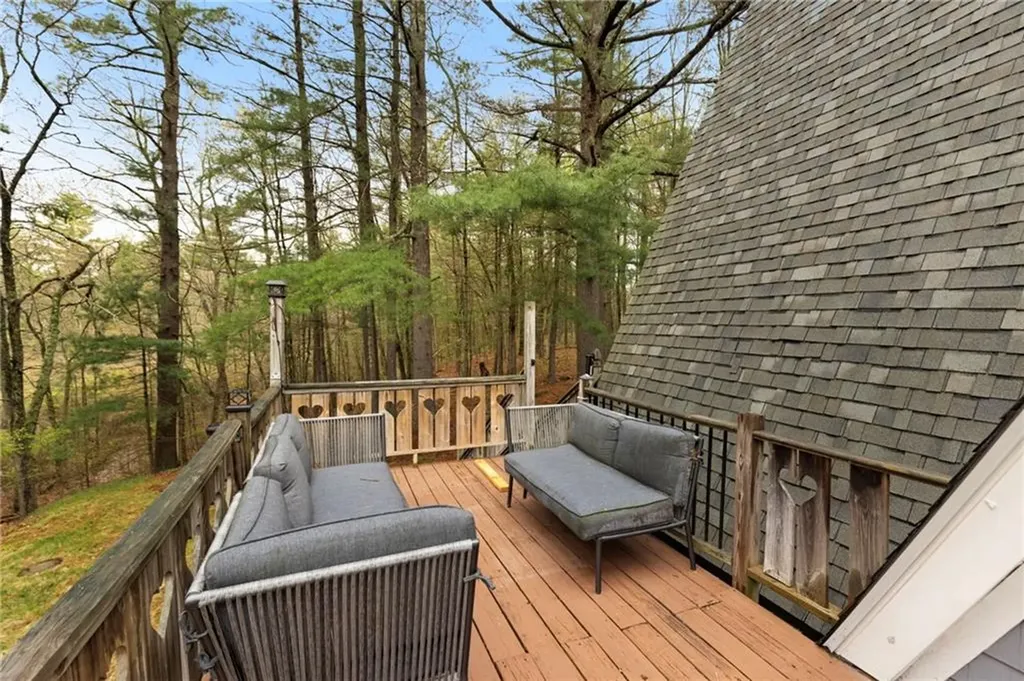 535 Log Road Smithfield RI 02917
