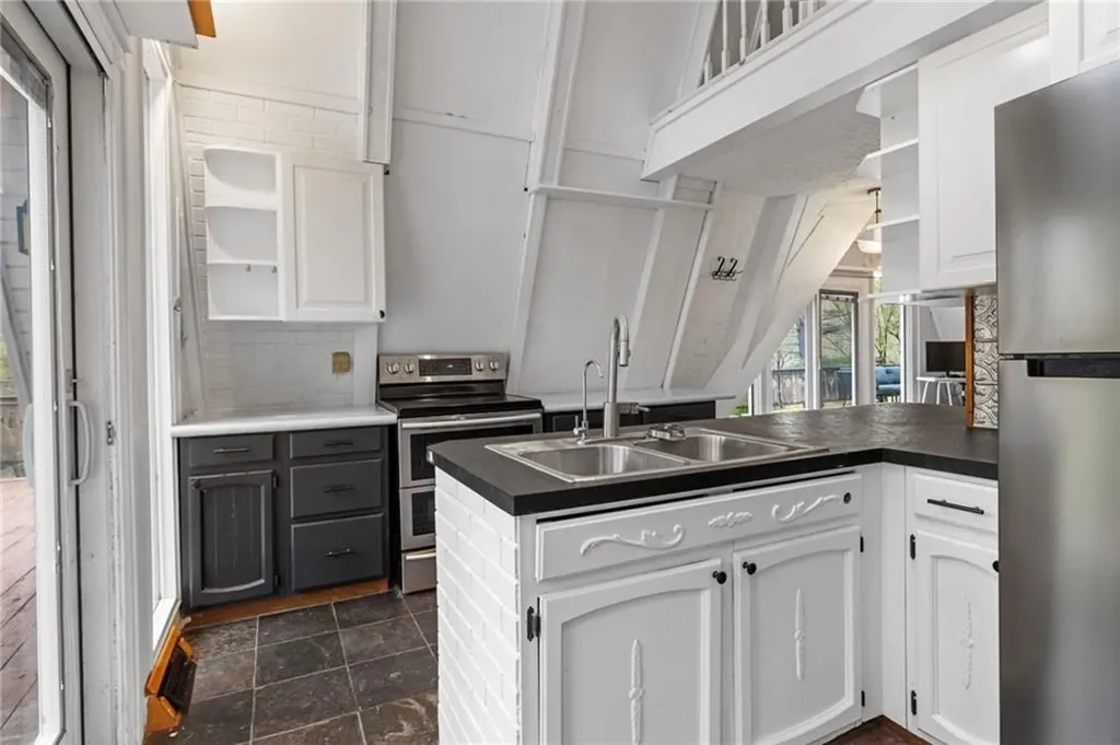 535 Log Road Smithfield RI 02917