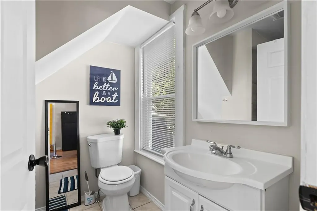16 Dean Avenue Newport RI 02840