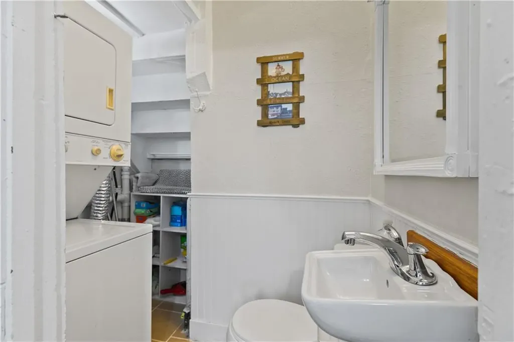 16 Dean Avenue Newport RI 02840