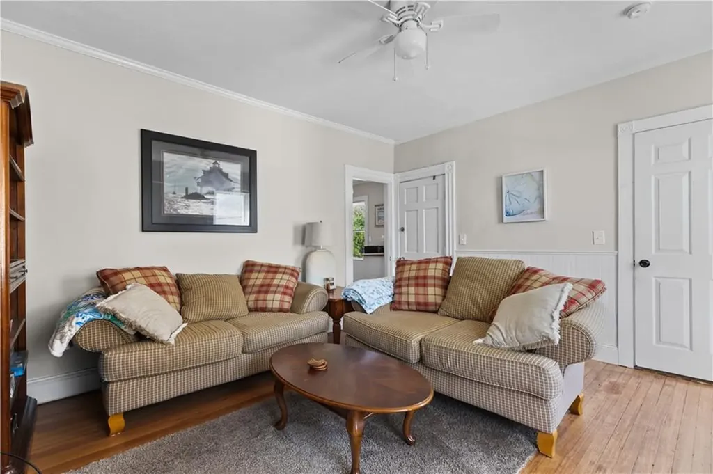 16 Dean Avenue Newport RI 02840