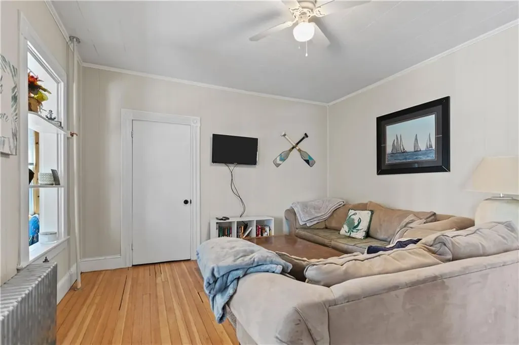 16 Dean Avenue Newport RI 02840