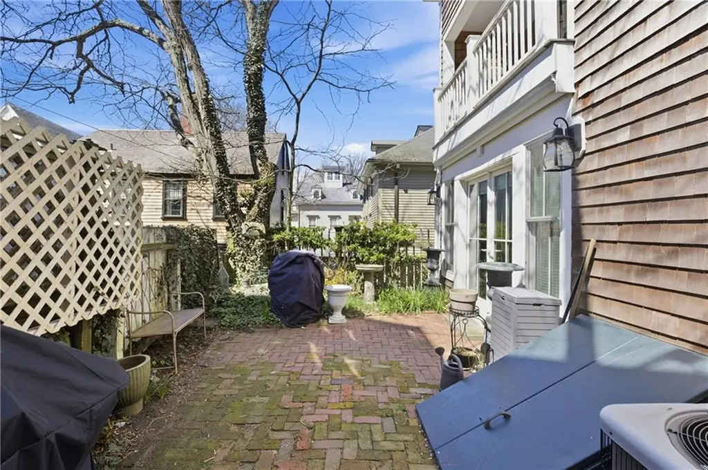 75 Mary Street Newport RI 02840
