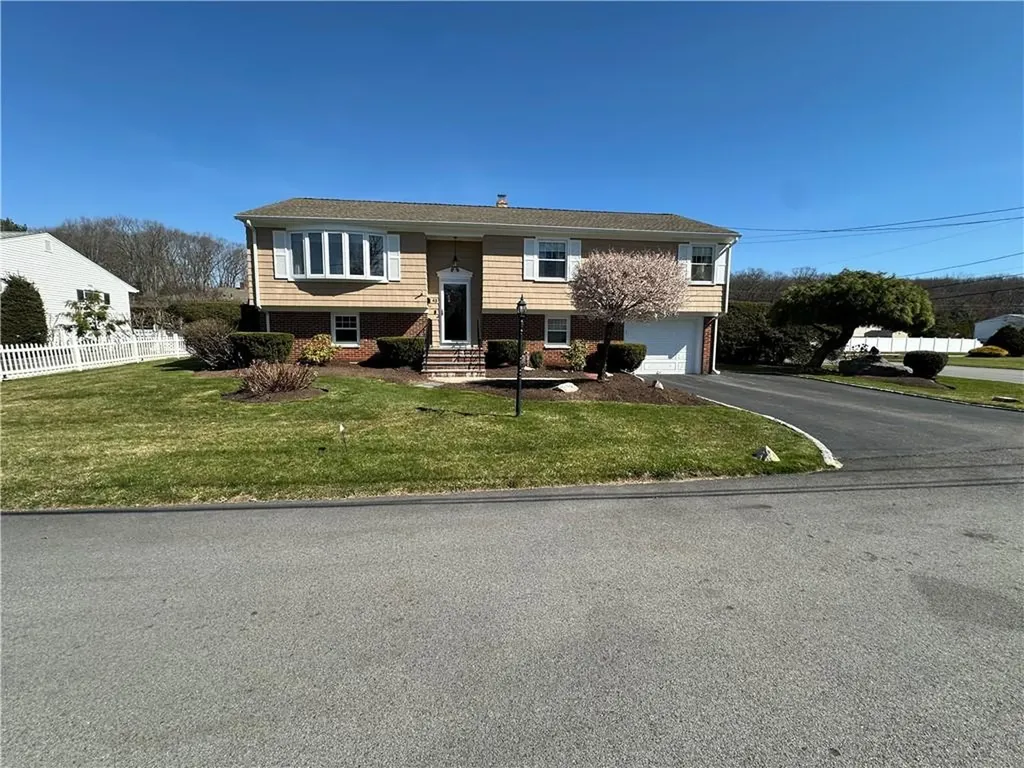 43 Bicentennial Way North Providence RI 02911
