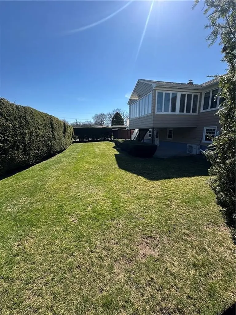 43 Bicentennial Way North Providence RI 02911